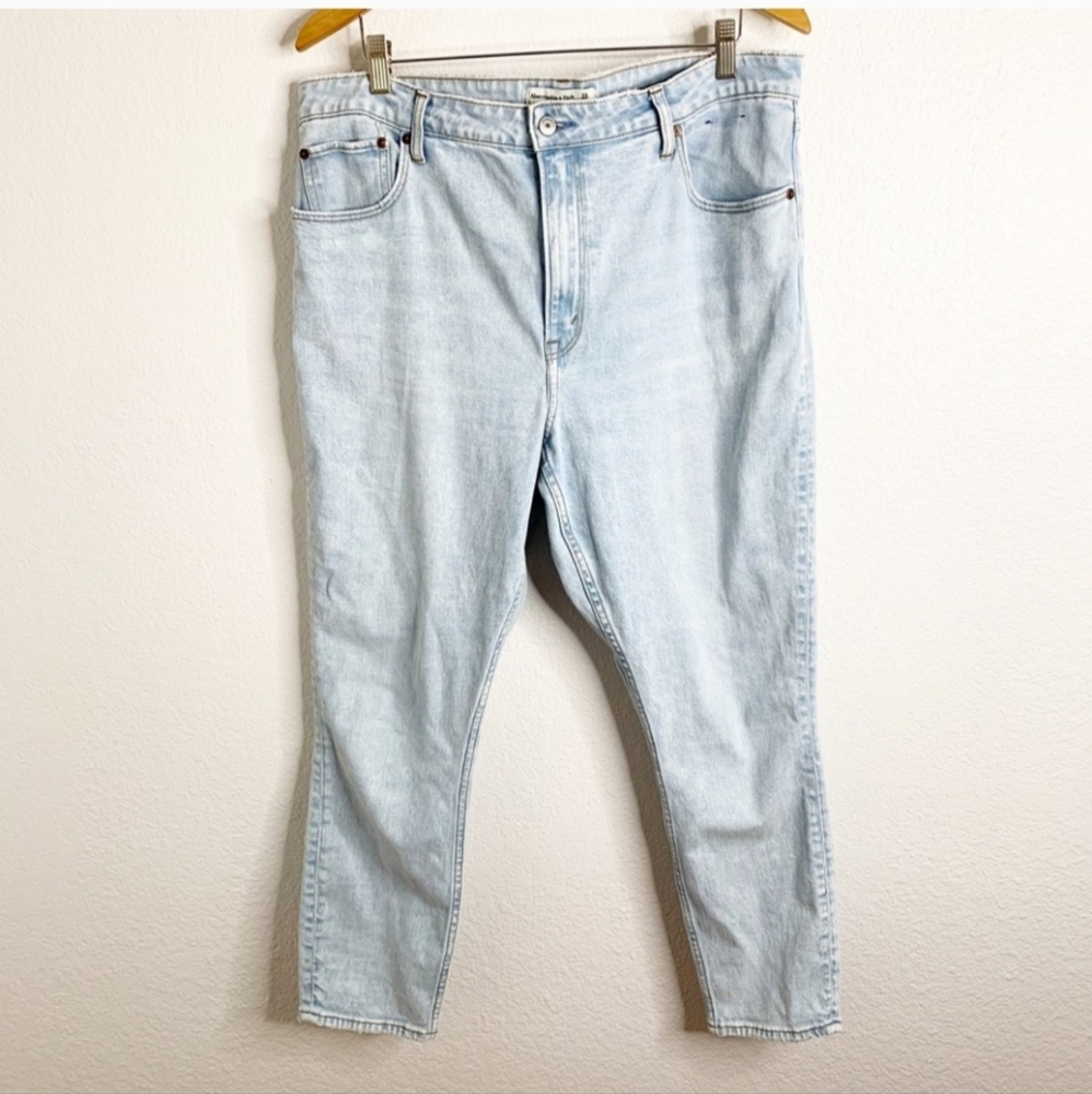 Abercrombie & Fitch The Skinny High Rise Jeans Size 33/16